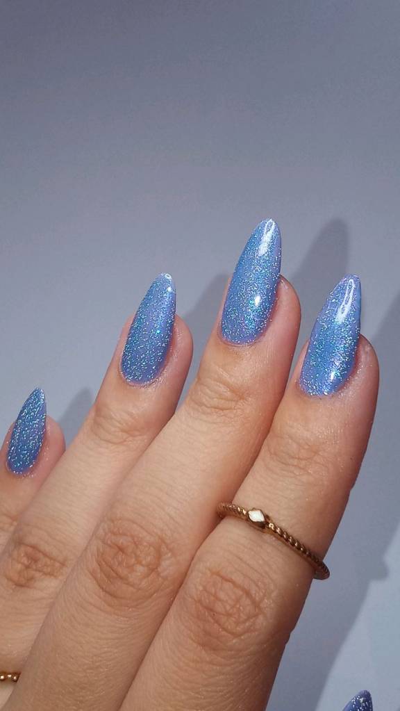 4 combinações de esmaltes para unhas charmosas e delicadas no verão