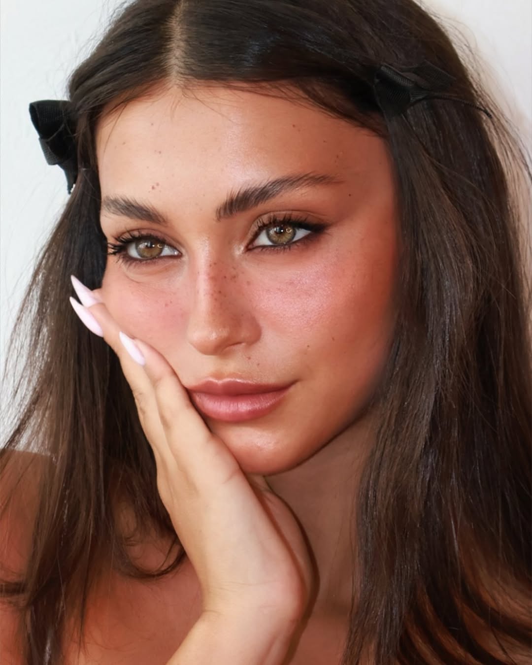 A alta durabilidade da maquiagem geralmente vem com a blindagem