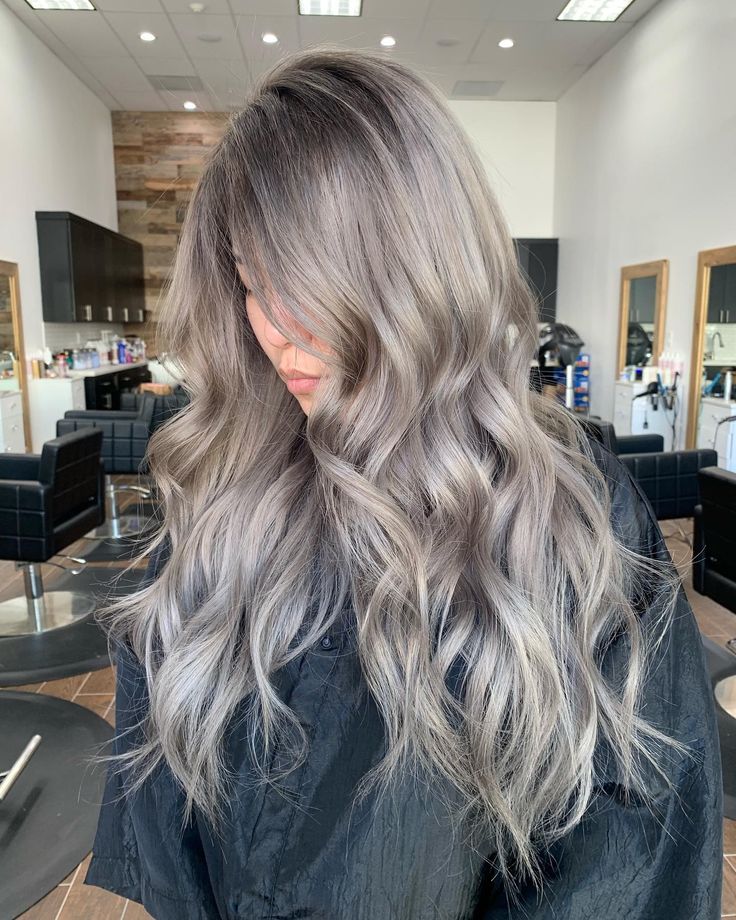 4 inspirações de tonalidades para quem deseja ficar loira em 2025