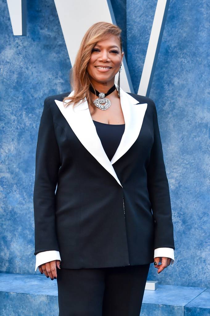 Queen Latifah usando um terno na festa de pós do Oscar 2023