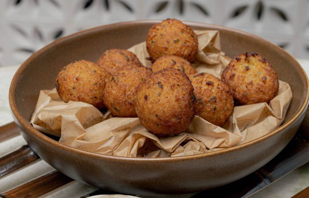 Bolinho de arroz com muçarela