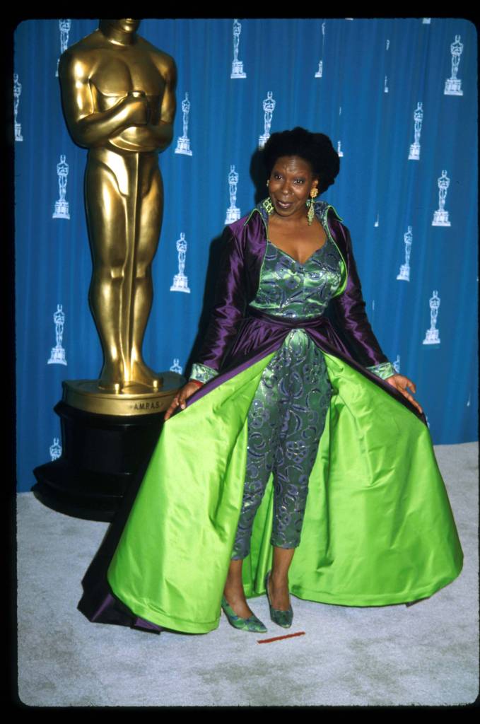 whoopi-goldberg-piores-looks-oscar.jpg Os 6 looks mais feios da história do Oscar, segundo a redação