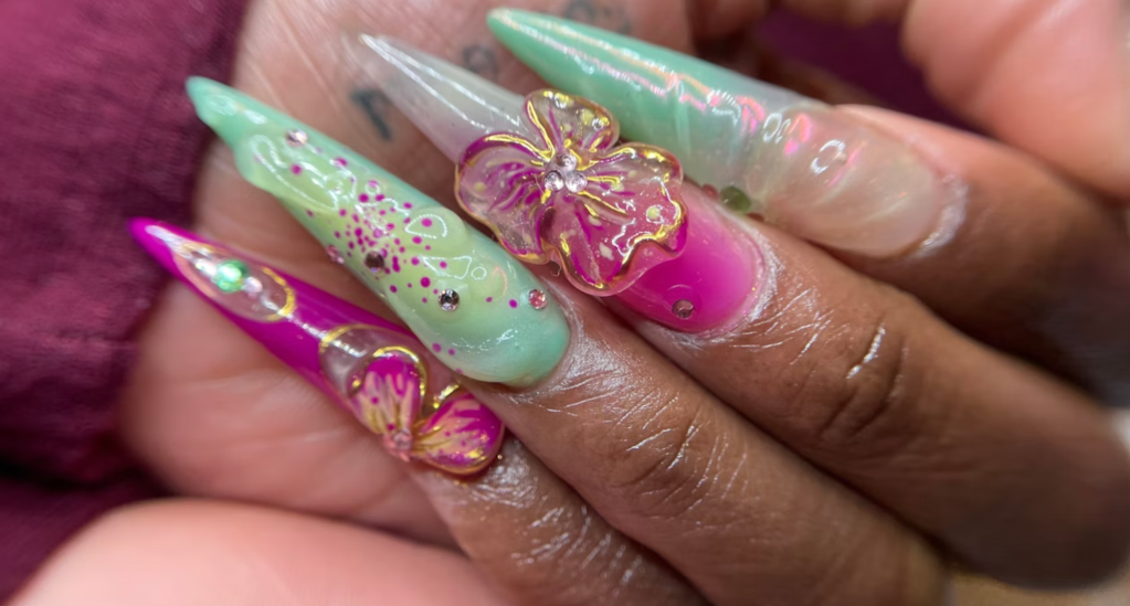 As unhas de Cynthia Erivo para o Tony Awards