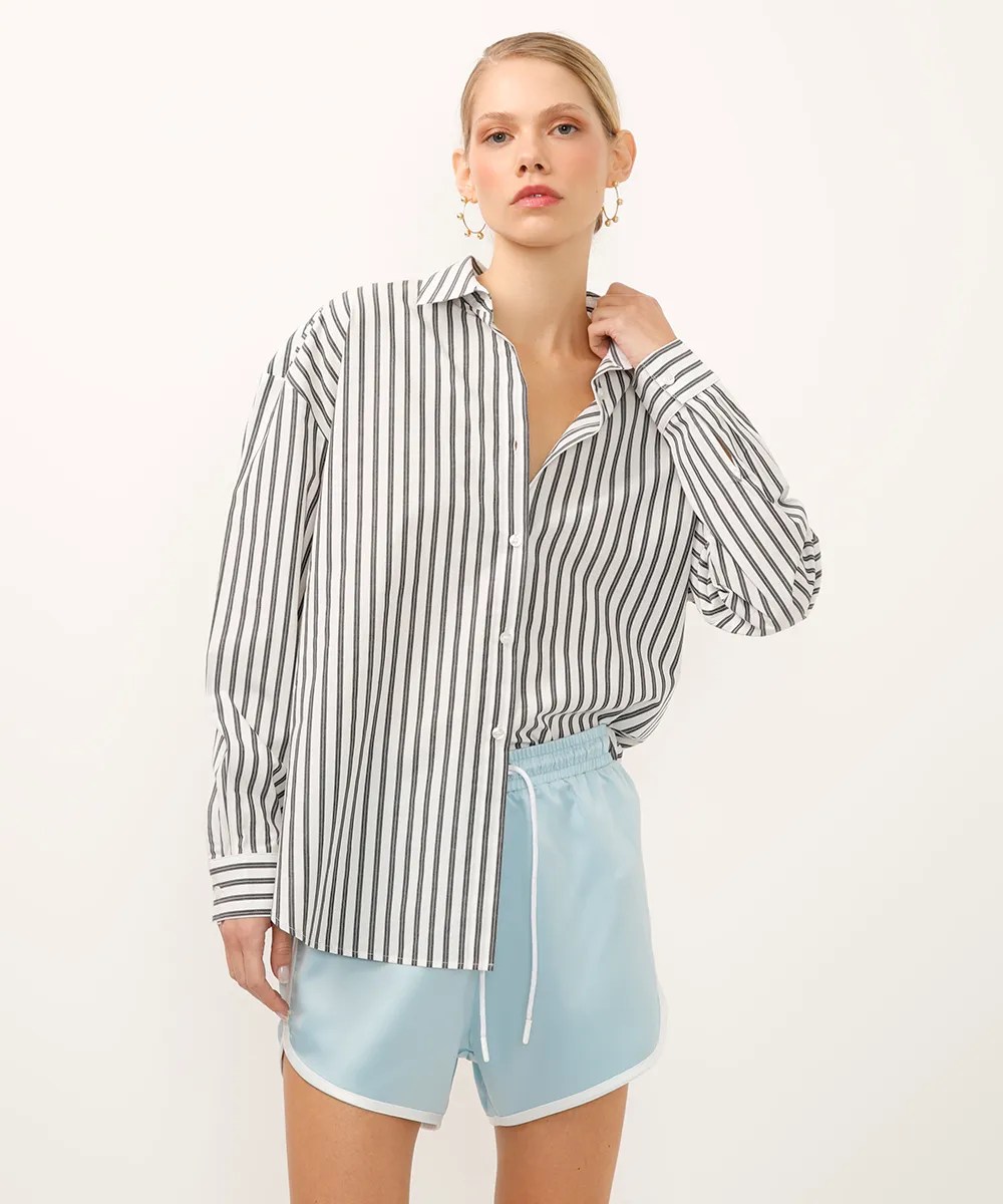 Camisa listrada com preto e branco