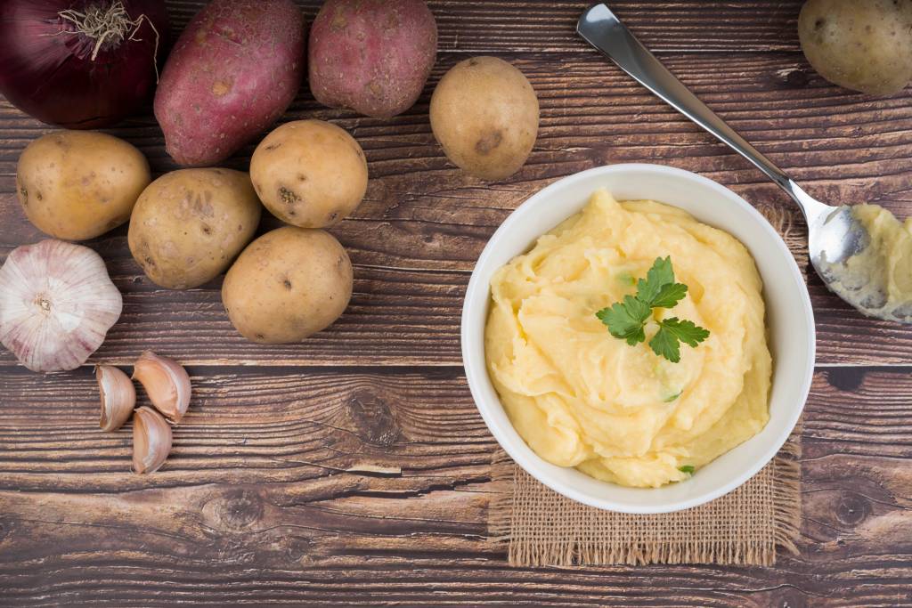 Truques para fazer um purê de batata cremoso e sem grumos