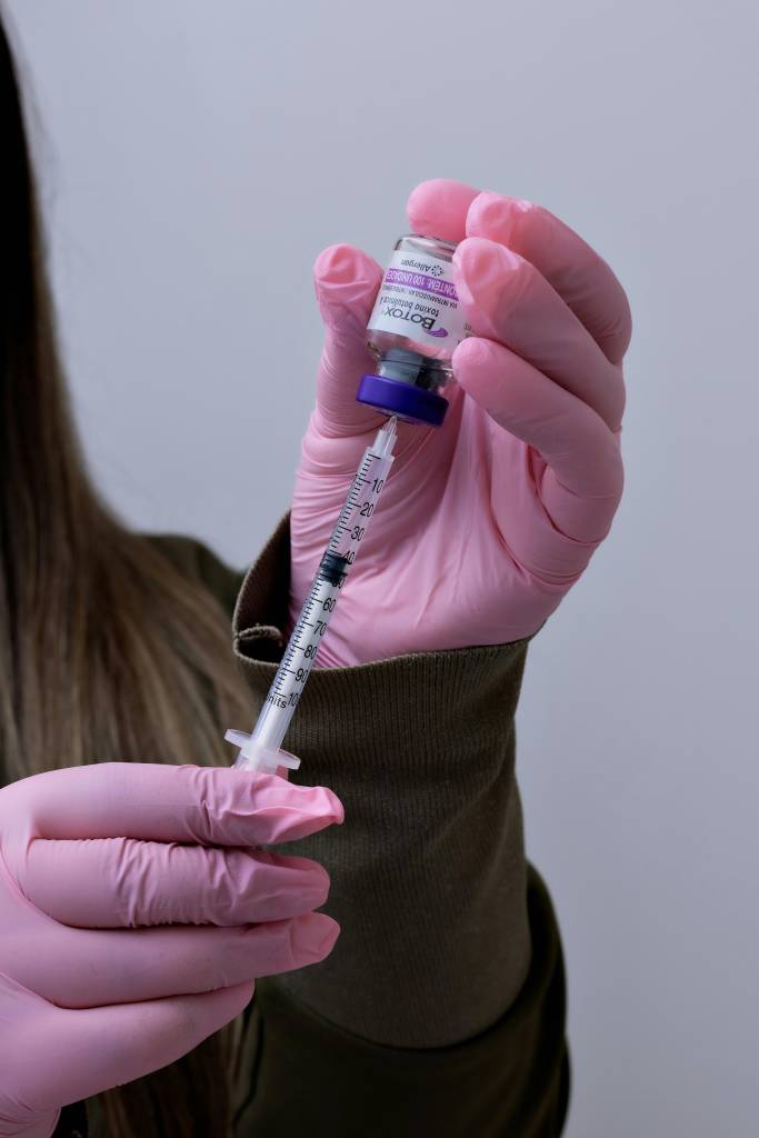 Aplicação de botox deve ser feita por profissionais qualificados