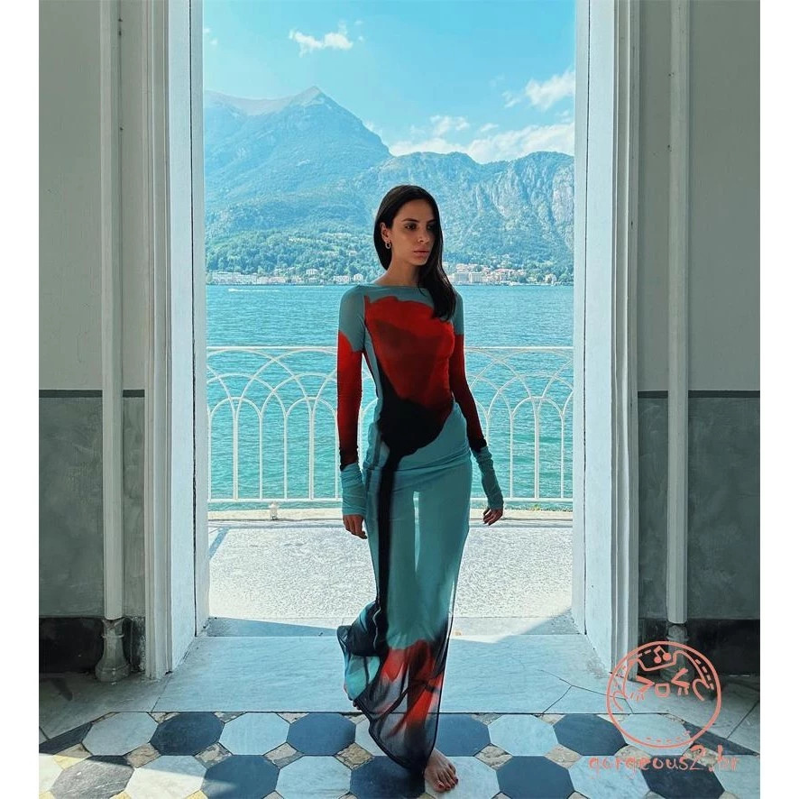 Vestido transparente com estampa de tulipa