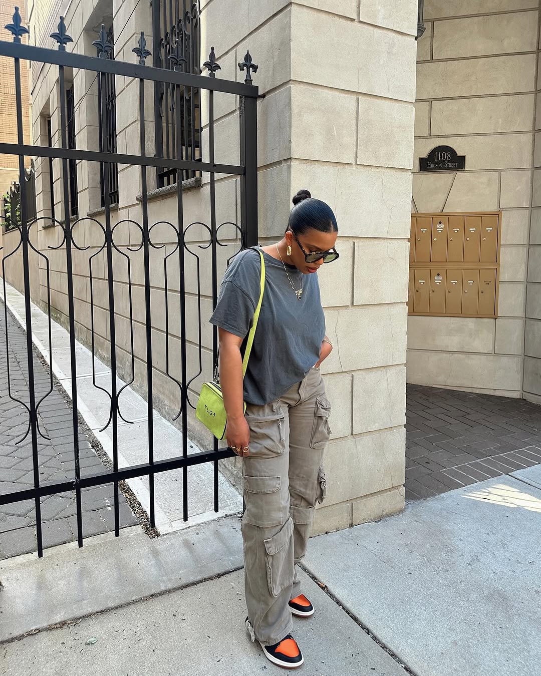 Look estiloso e confort&aacute;vel com cal&ccedil;a cargo