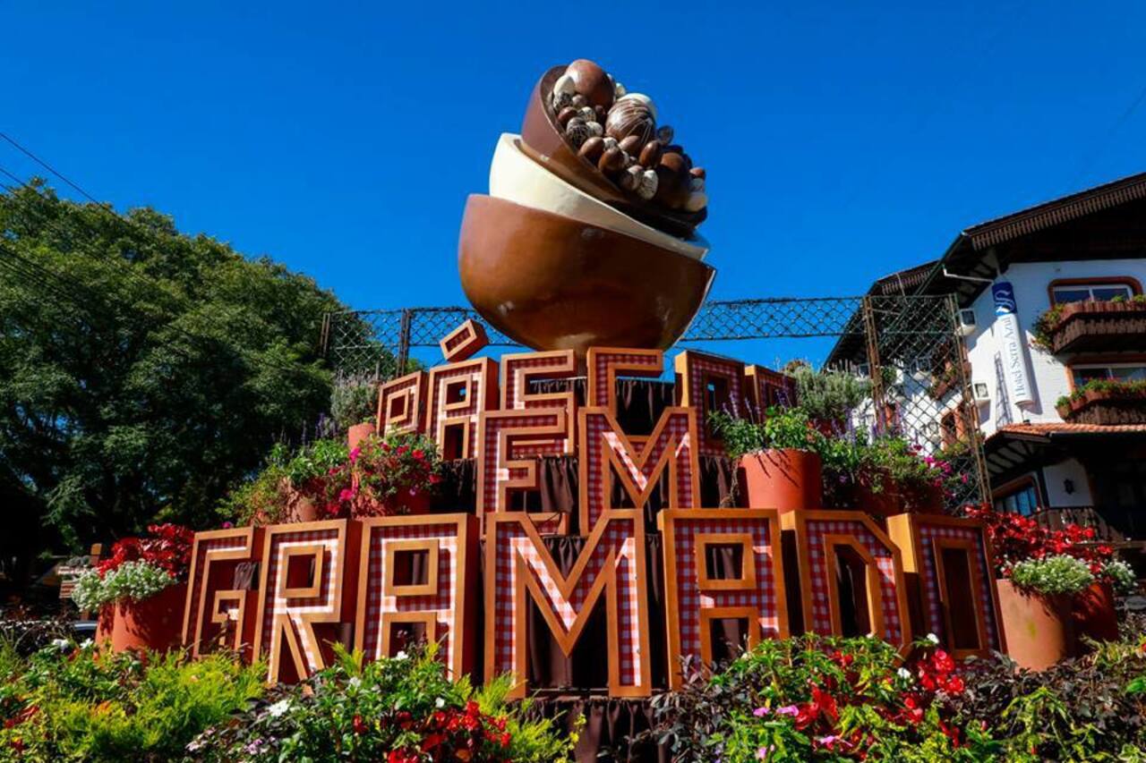 P&aacute;scoa em Gramado.