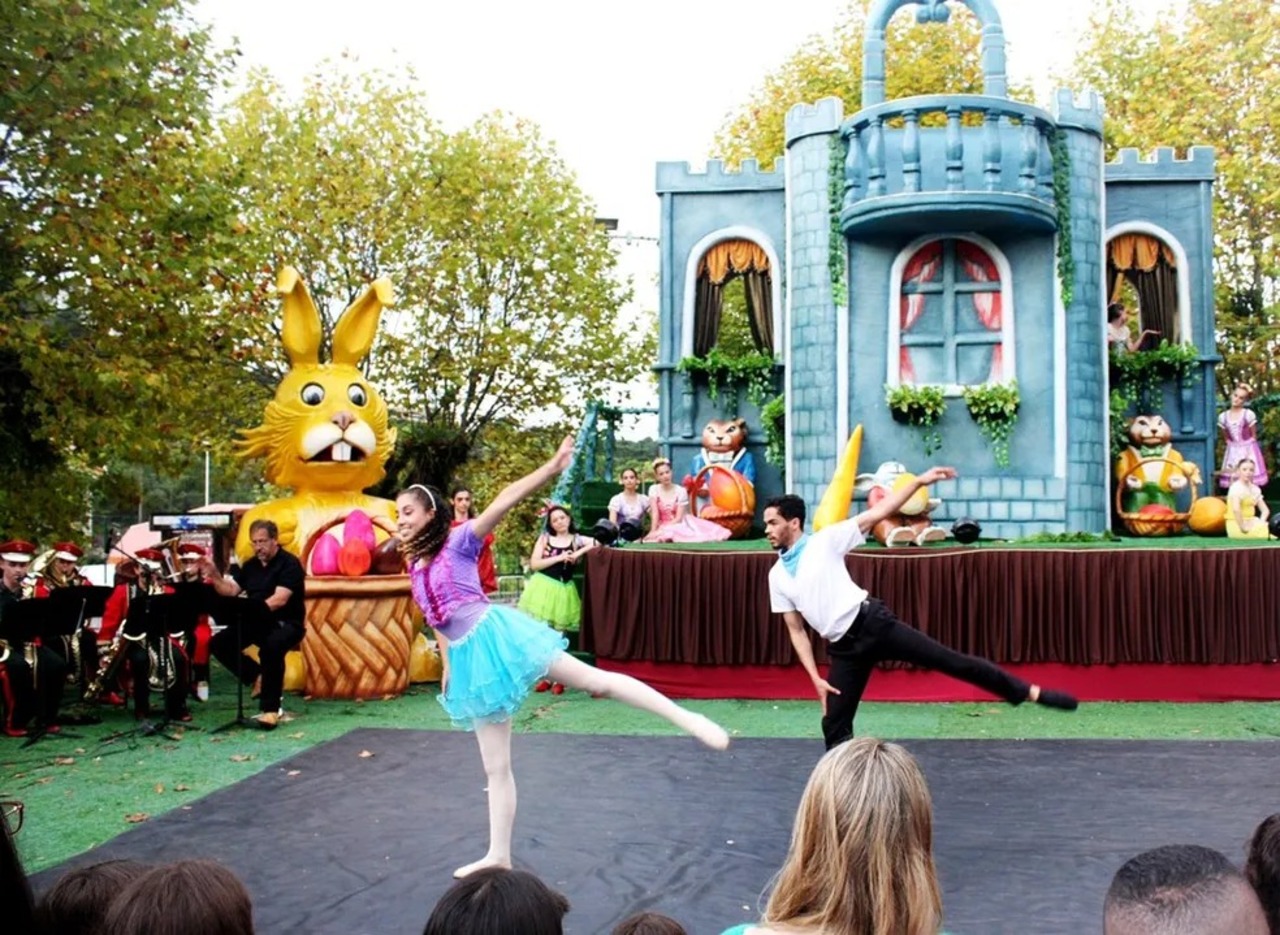 Cidade de Campos do Jord&atilde;o em celebra&ccedil;&atilde;o de P&aacute;scoa.