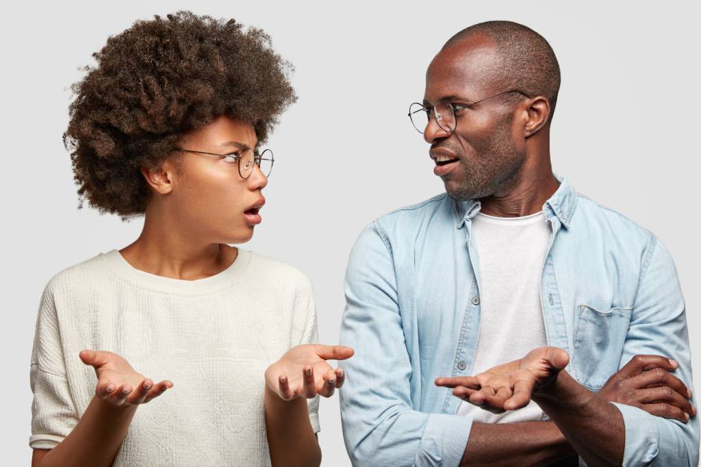 Não se deve perder a cabeça nem a capacidade de argumentar durante uma discussão ou conflito