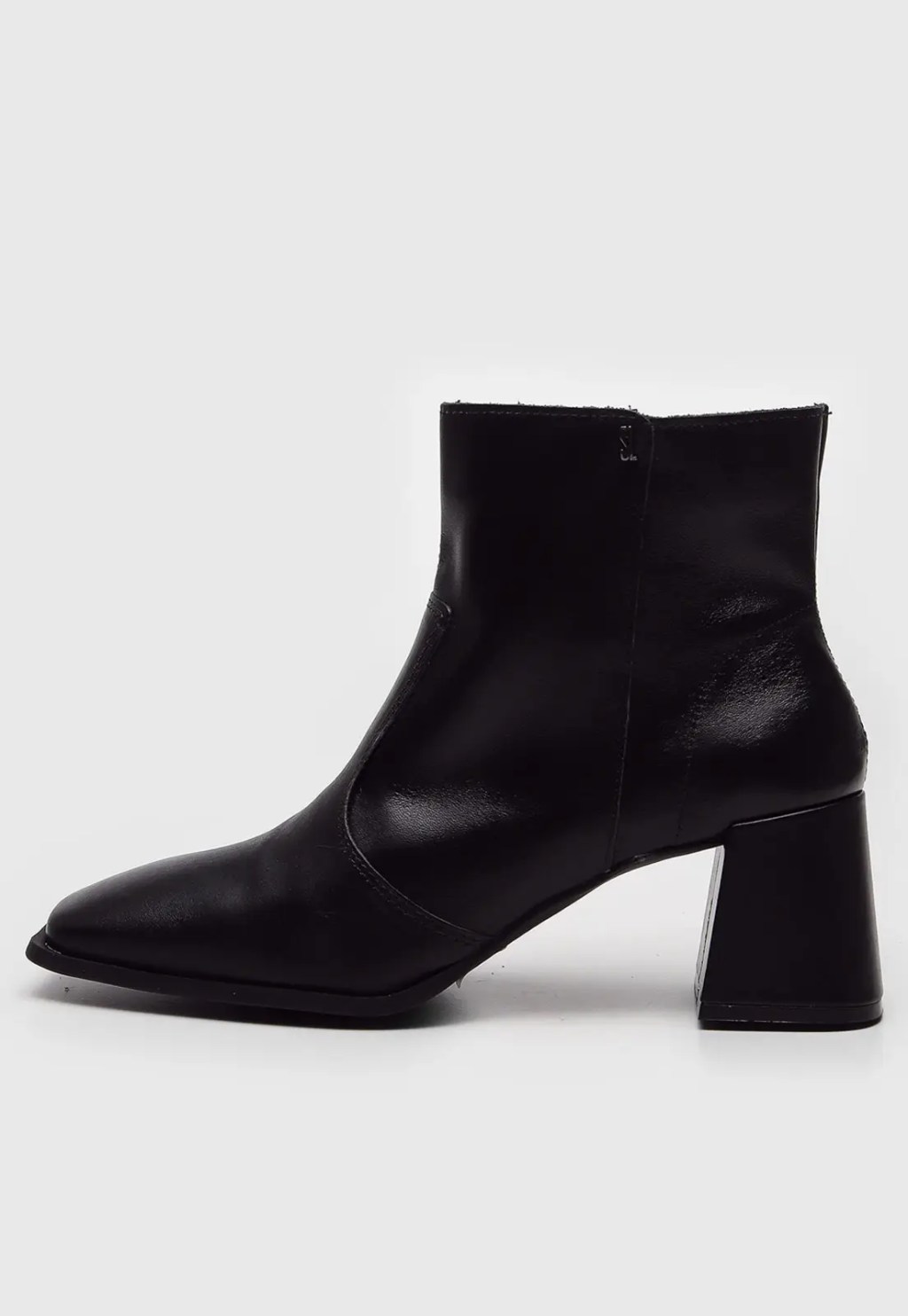 Bota de cano curto preta