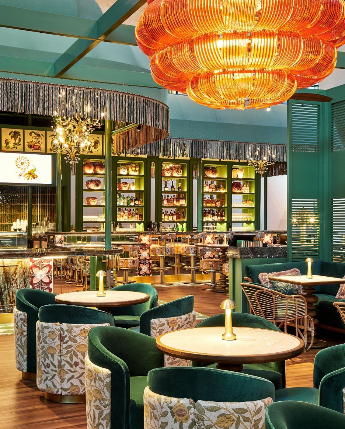 o bar fica dentro do outlet