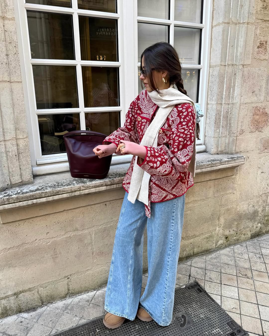 Look com jaqueta acolchoada