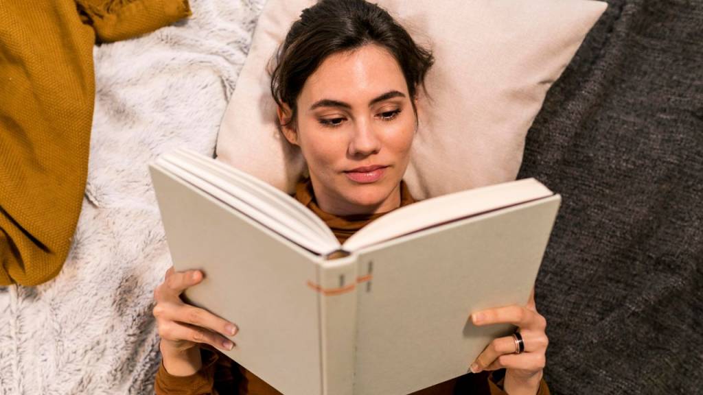 8 livros leves e relaxantes para ler antes de dormir