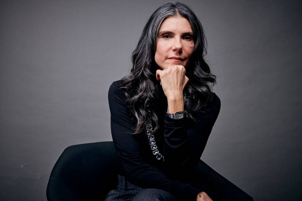 Carla Assumpção, CEO da Swarovski A executiva vai além dos resultados: defende a responsabilidade, empatia e legitimidade emocional. Além disso, também atua como mentora e porta-voz de iniciativas importantes, como o conselho da ABRAEL (Associação Brasileira de Empresas de Luxo).