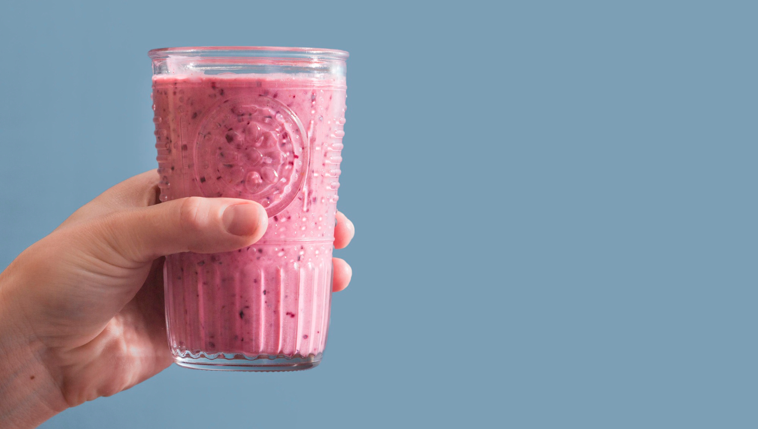 Imagem de smoothie de frutas vermelhas que aumenta a imunidade